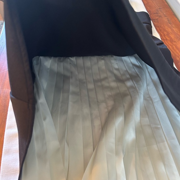 NWT RIHOAS Elegant Black&White Sleeveless Mini Dress with pleated white skirt - Picture 10 of 10